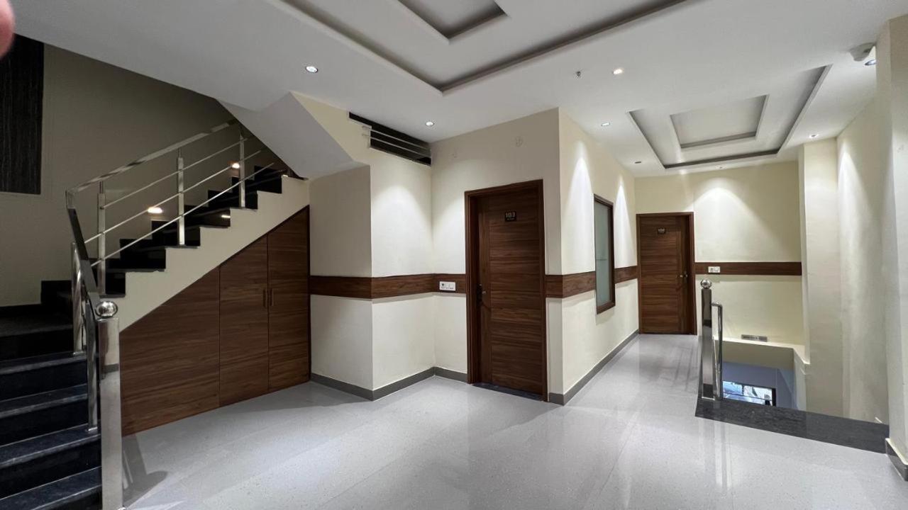The Hotel Soho Zirakpur Exteriör bild